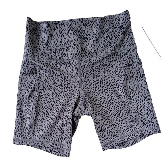 Athleta Salutation Stash Pocket II Printed 7” Short Size Small Animal Print NWT - Picture 2 of 7